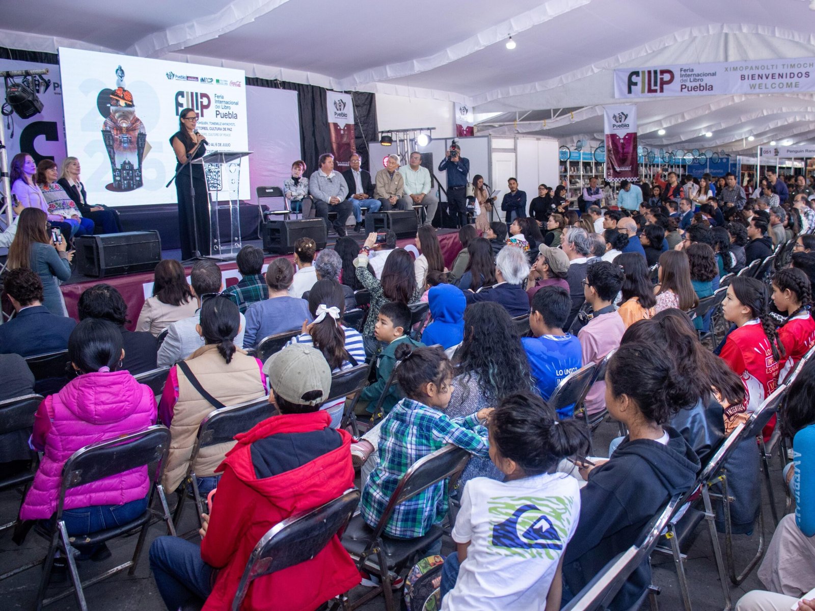 Puebla inaugura la primera Feria Internacional del Libro (FILIP 2025) en el Zócalo capitalino