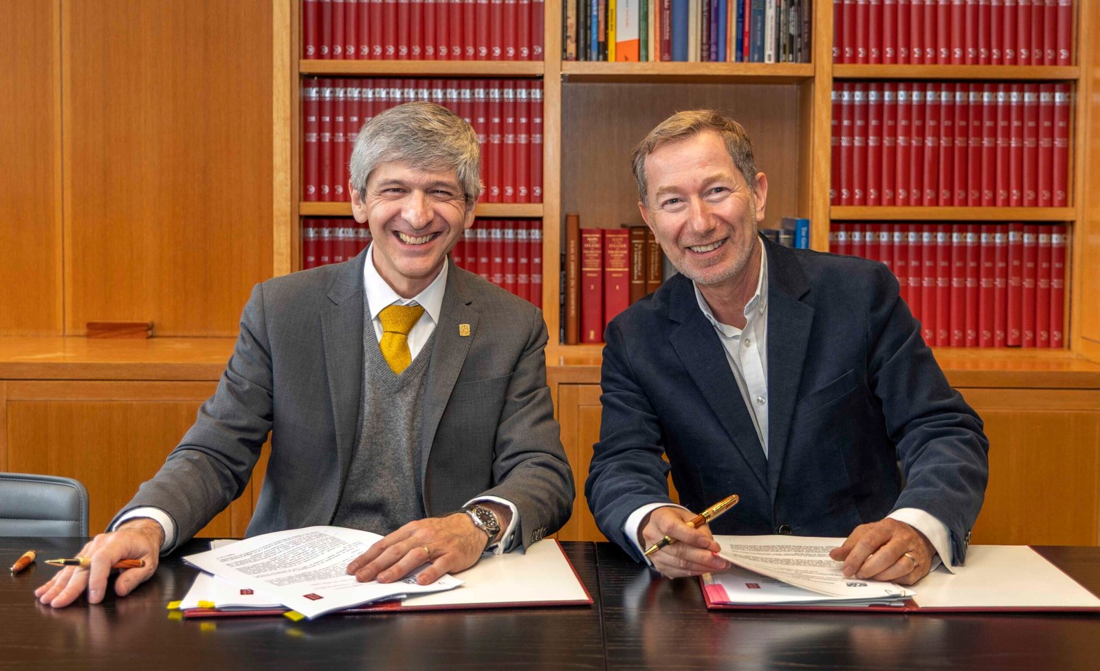 La UNAM y la British Library unirán esfuerzos para rescatar el patrimonio bibliográfico mexicano