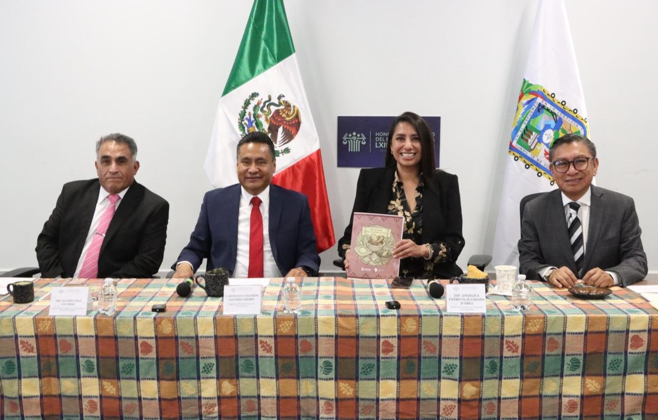Presentan en el Congreso del Estado el recetario “Sabores de las Mujeres de Coronango”