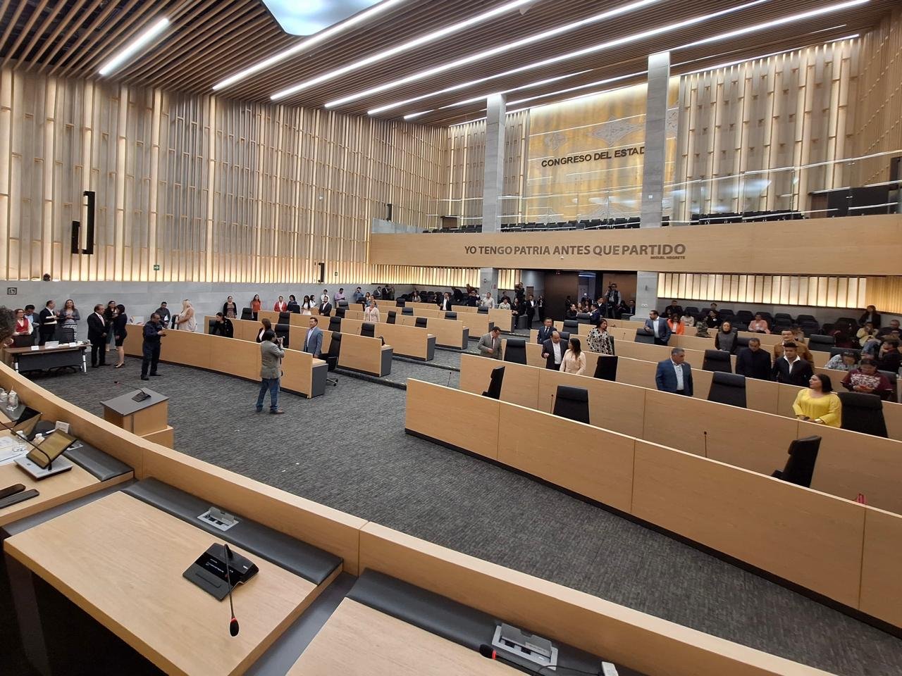 Avala Congreso del Estado reformas a la Constitución federal en materia de límite a jubilaciones y pensiones