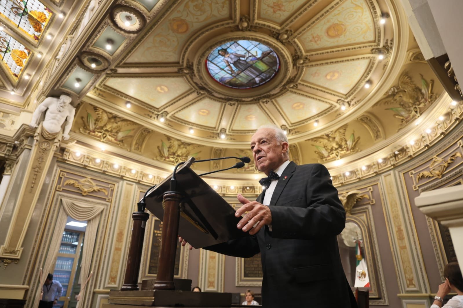 Reconoce Congreso del Estado a Fernando García Limón, fundador del Club y Museo del Automóvil