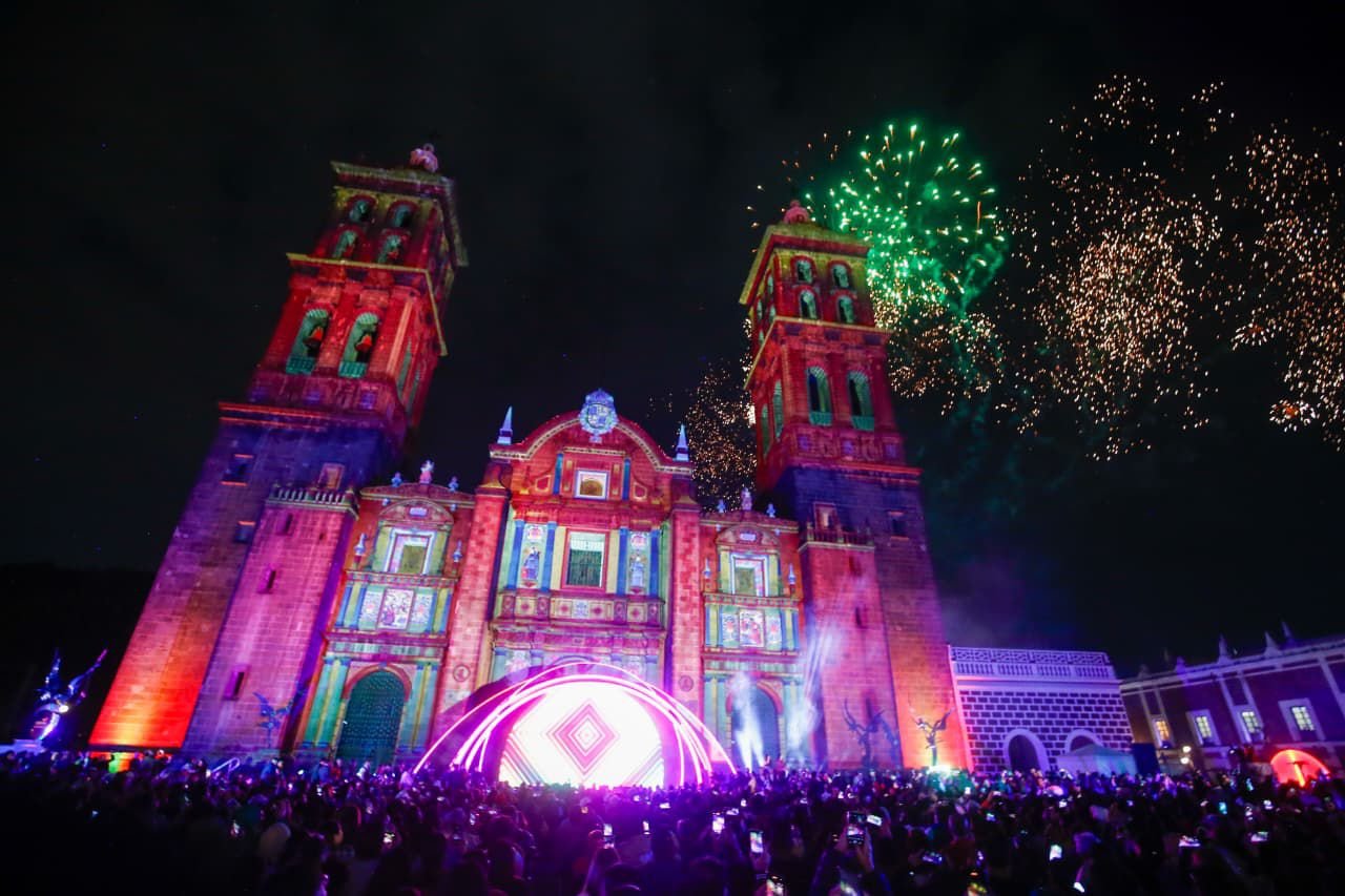 ON 150 MIL ESPECTADORES AL DÍA, GLOW DETONA DERRAMA ECONÓMICA EN PUEBLA