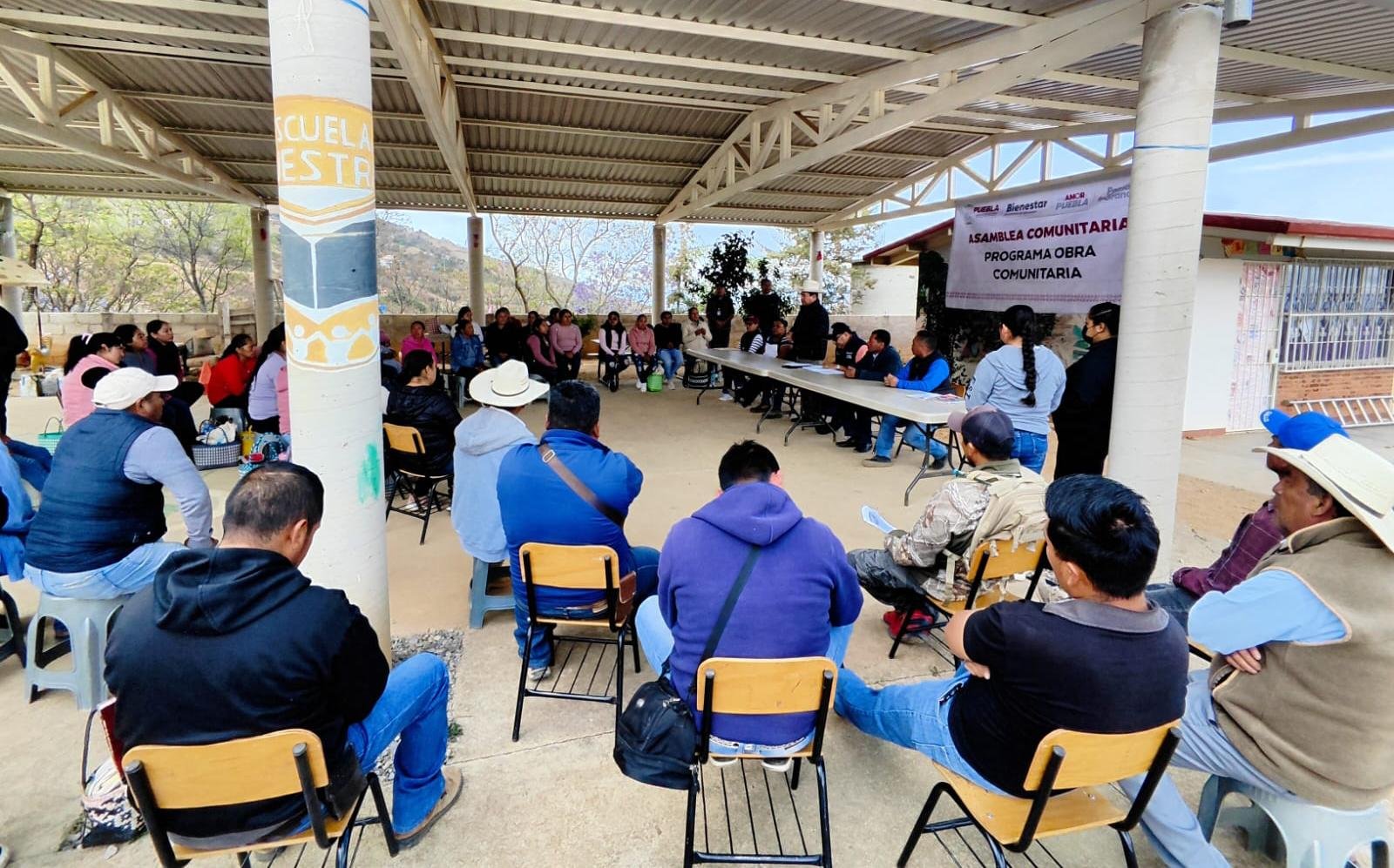 Encabeza el diputado Rosalío Zanatta  asamblea de Obra Comunitaria en Zoquitlán