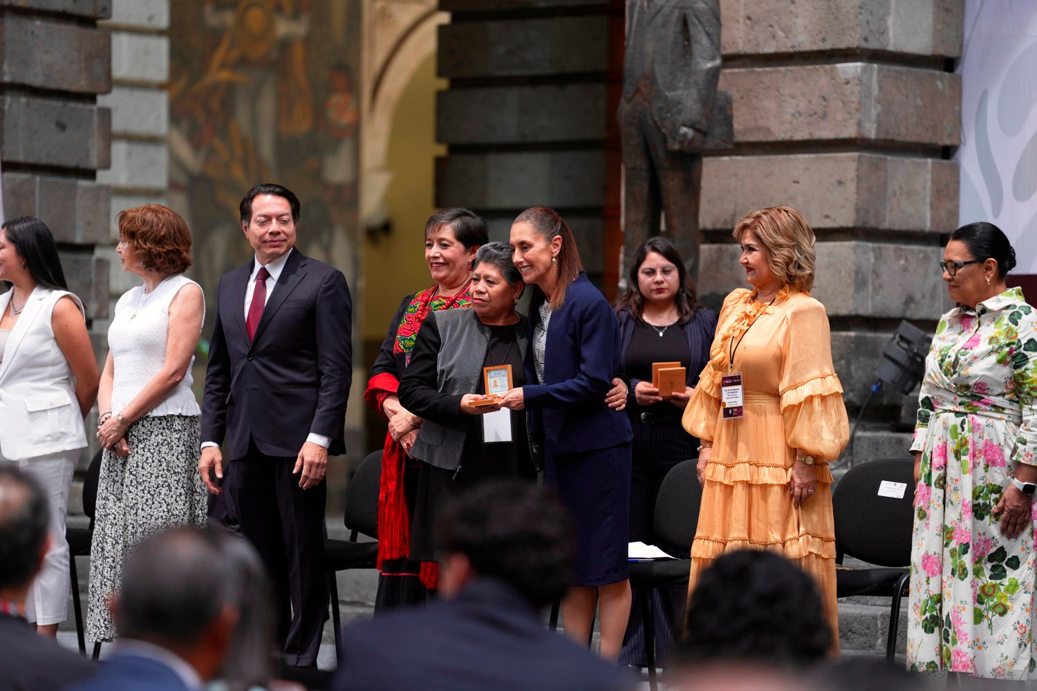 Anuncia Claudia Sheinbaum aumento salarial del 9% para el magisterio nacional