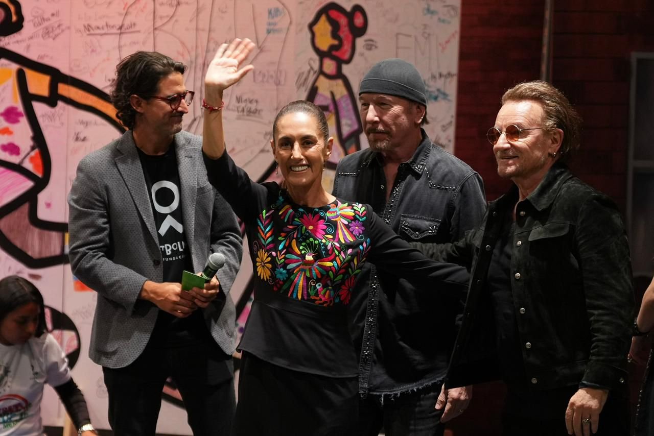 Claudia Sheinbaum y U2 coinciden en la CDMX; impulsan agenda de derechos de la infancia