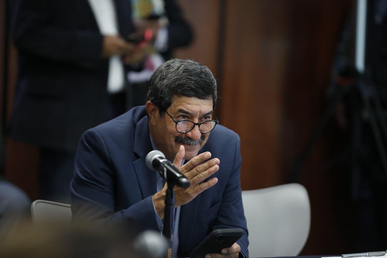 Desiste Javier Corral de impugnación contra Maru Campos; queda firme el no ejercicio de la acción penal