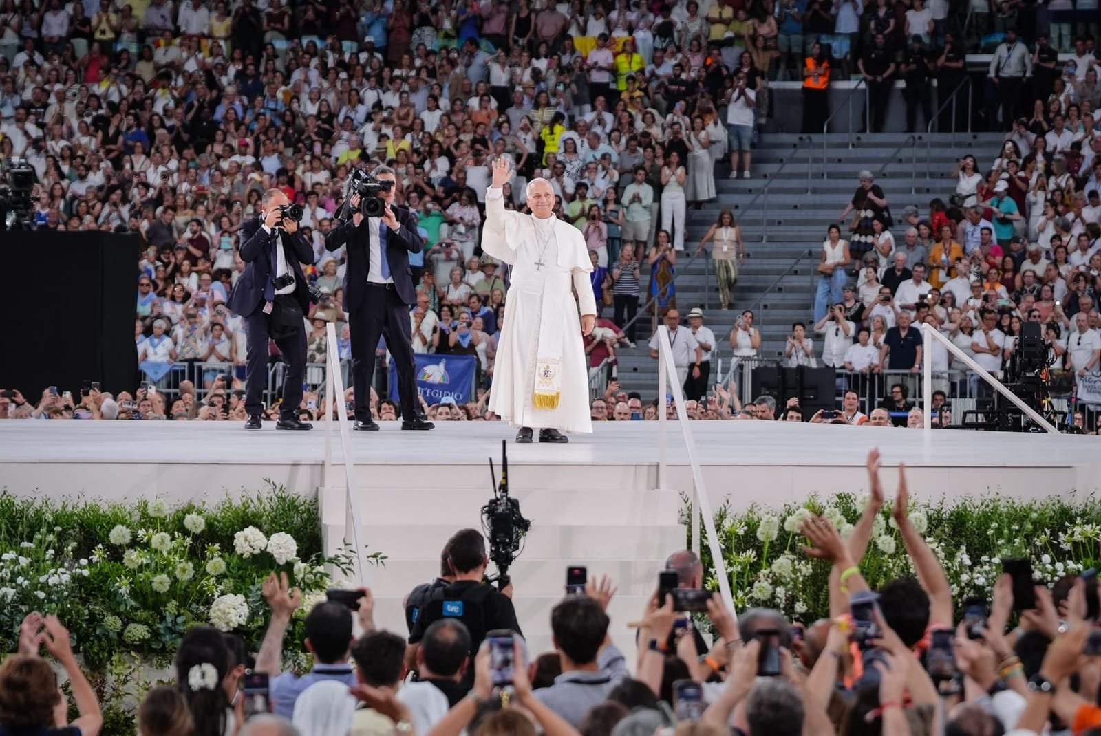 «La bondad de pocos puede vencer el miedo de muchos»: El Papa León XIV se reúne con la comunidad de Madrid en el Bernabéu