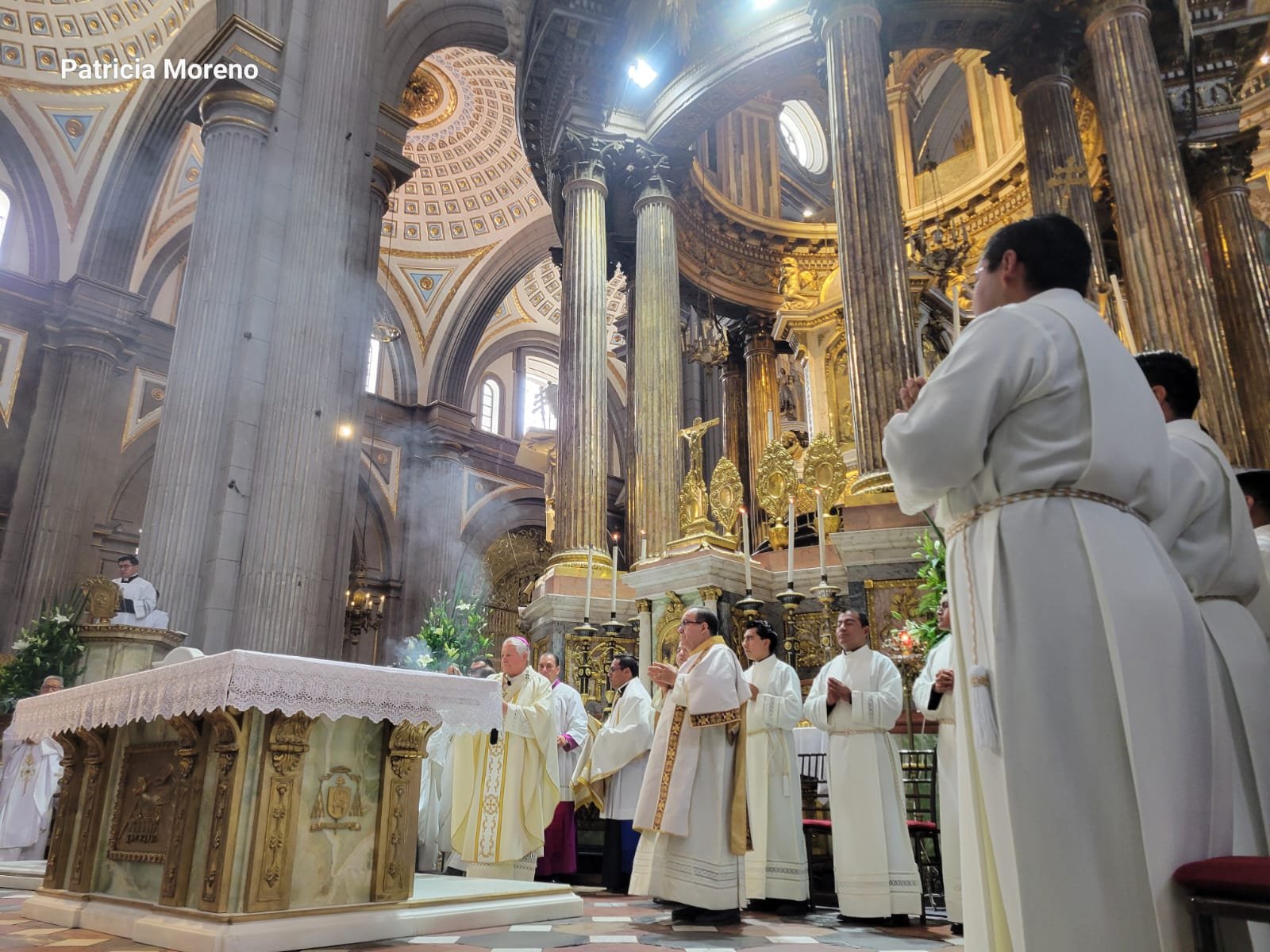La Arquidiócesis de Puebla recibe a un nuevo sacerdote y diez diáconos