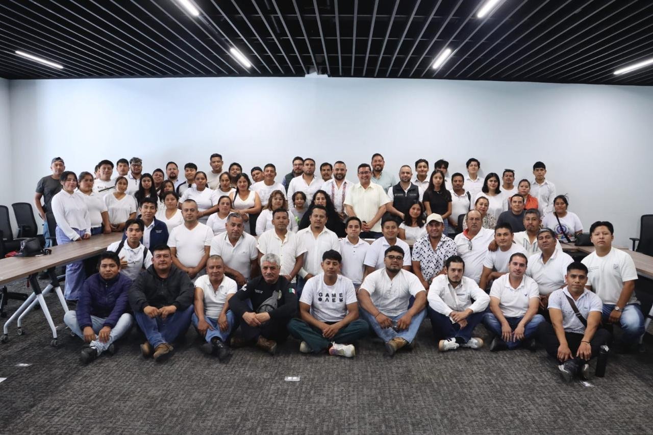 Encabeza diputado Pável Gaspar diálogo  con guías de turistas de Cuetzalan para escuchar sus necesidades y fortalecer al sector