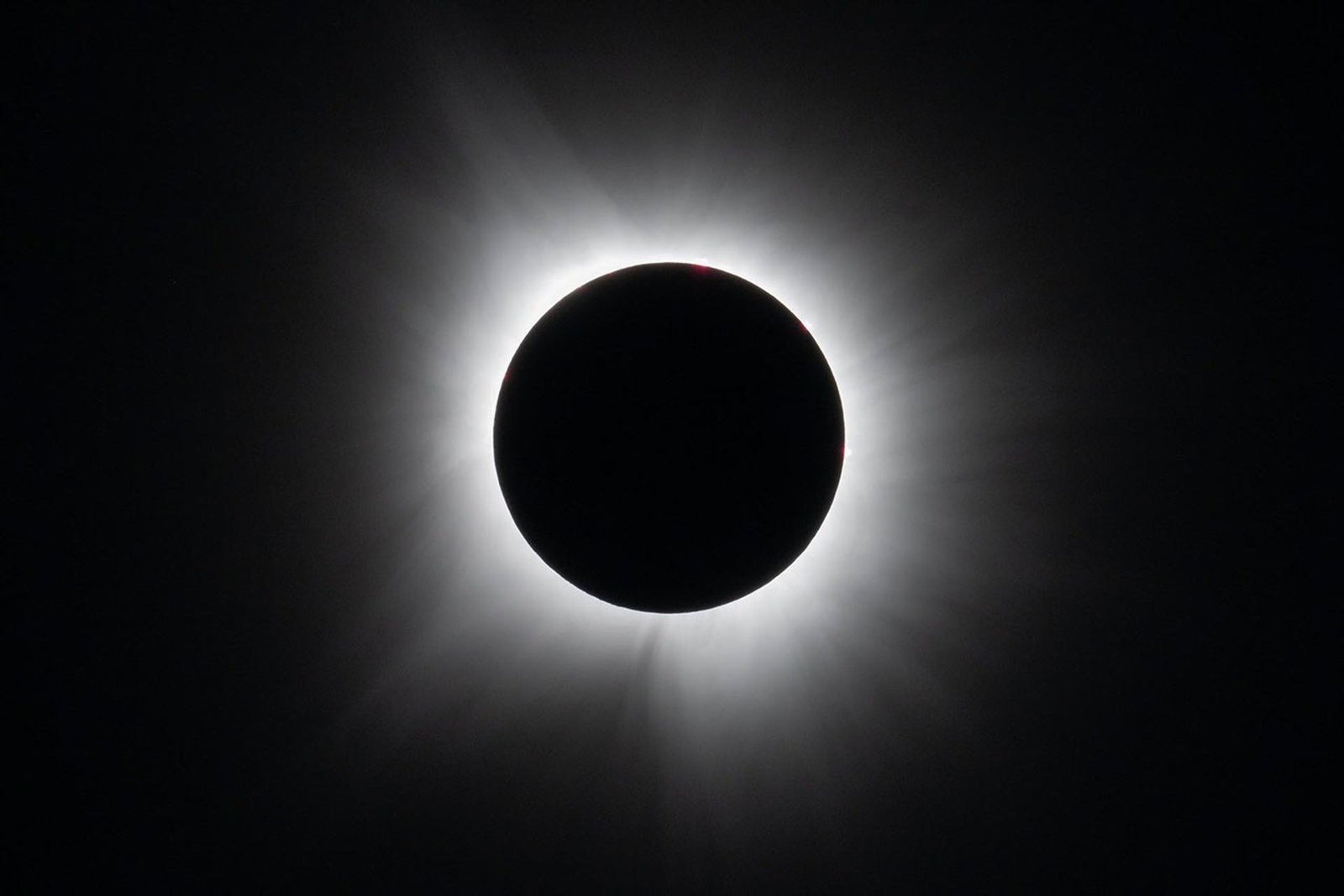Europa vivirá este miércoles un histórico eclipse solar total con la Península Ibérica como escenario principal