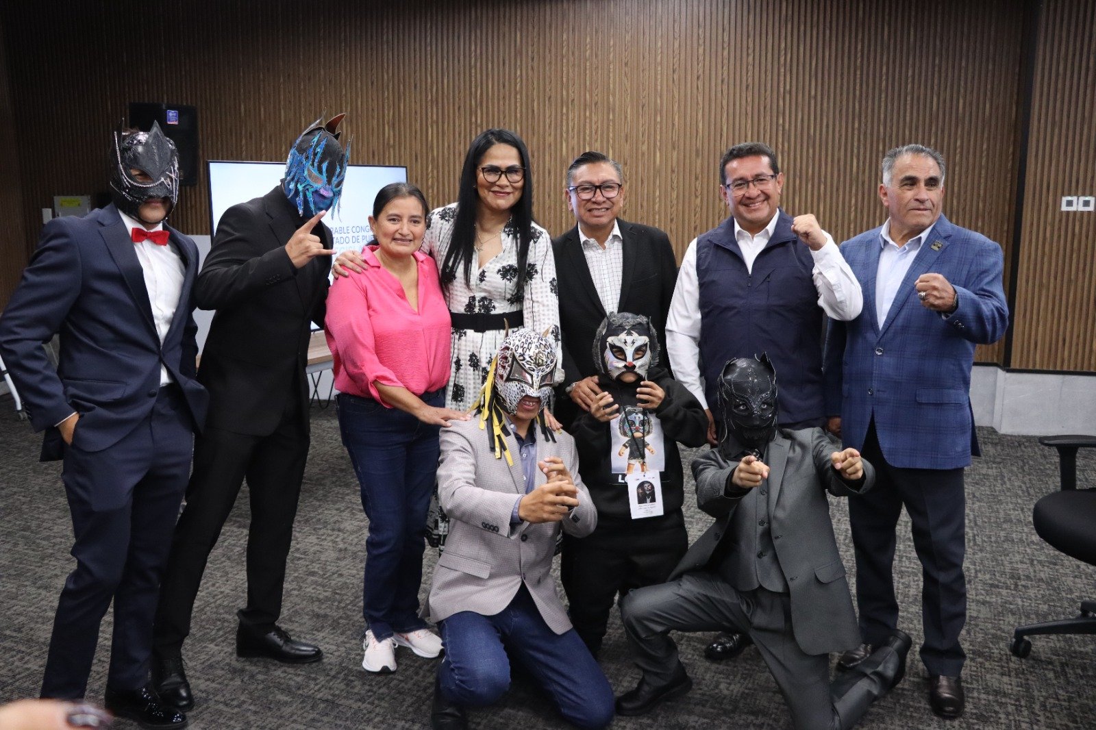 Reconoce Congreso del Estado trayectoria y aportaciones de exponentes de la lucha libre poblana