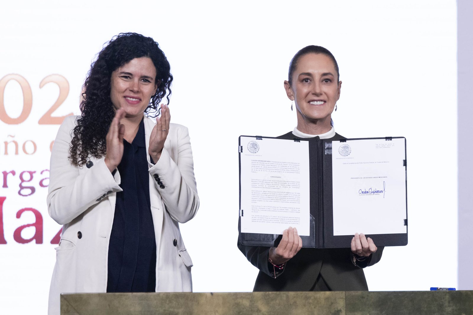 Emite el Gobierno Federal decreto para obligar a plataformas digitales a eliminar contenido explícito y de violencia para menores