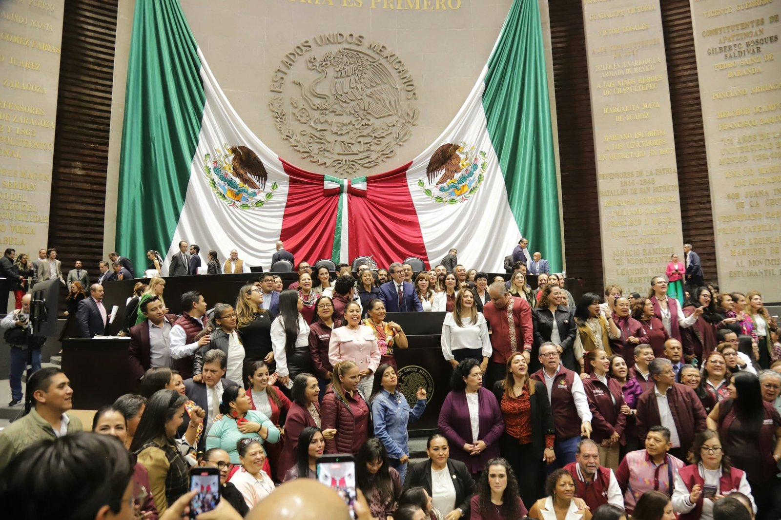 Aprueba la Cámara de Diputados reformas a la Ley Federal del Derecho de Autor entre acusaciones de censura