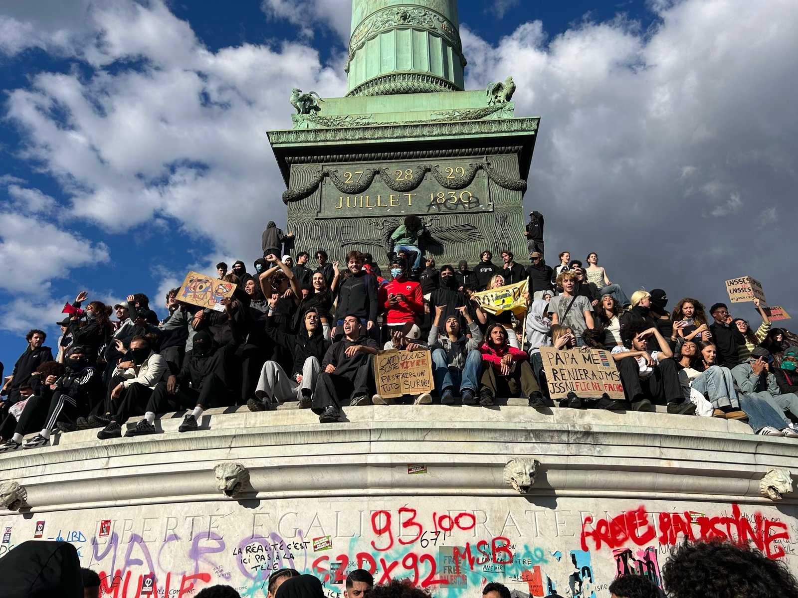 “Será la toma de la Bastilla 2”: miles de estudiantes y profesores toman las calles de París por la educación