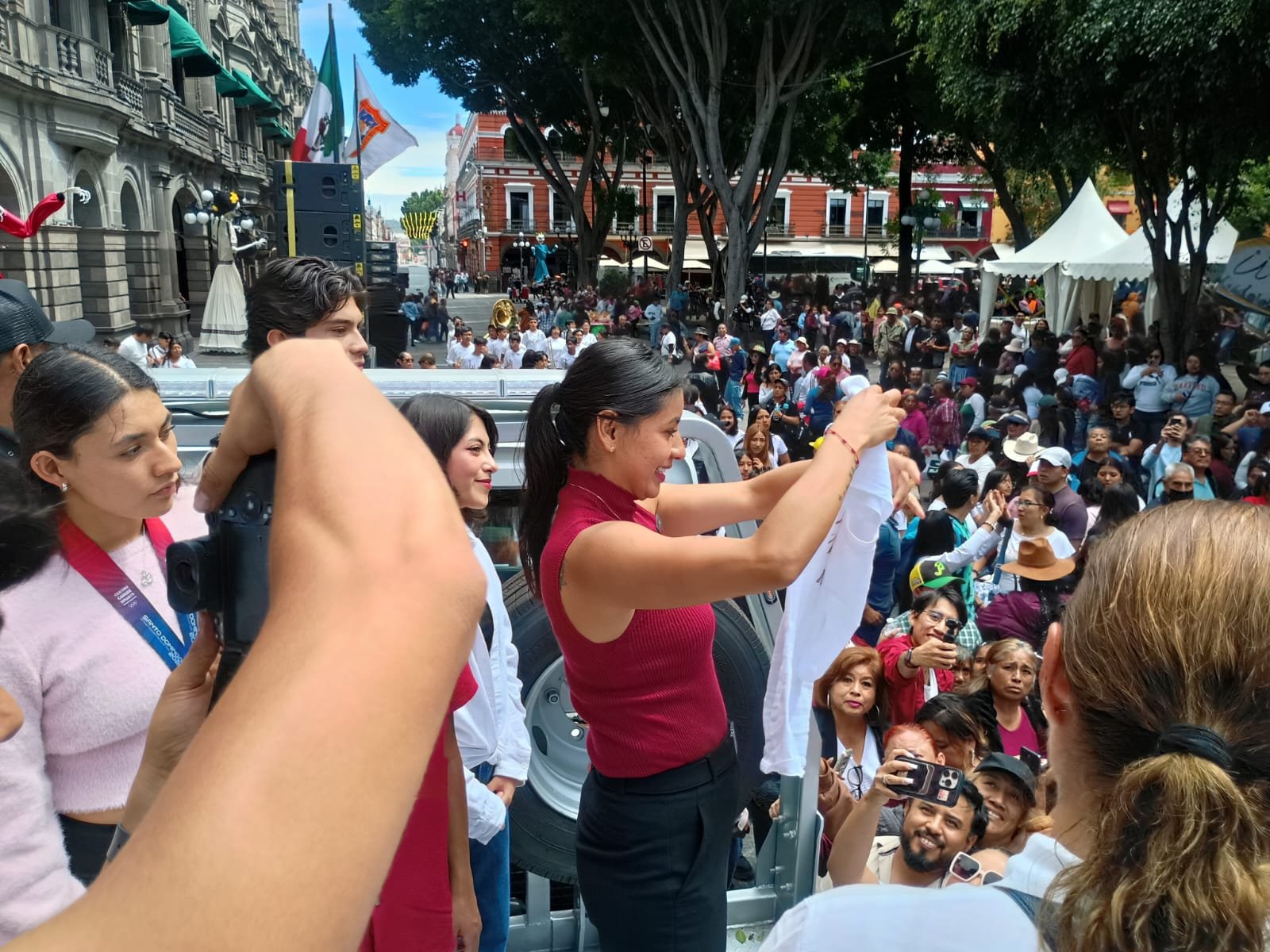 Gabriela «La Bonita» Sánchez formaliza su registro en Morena para la coordinación municipal de Puebla